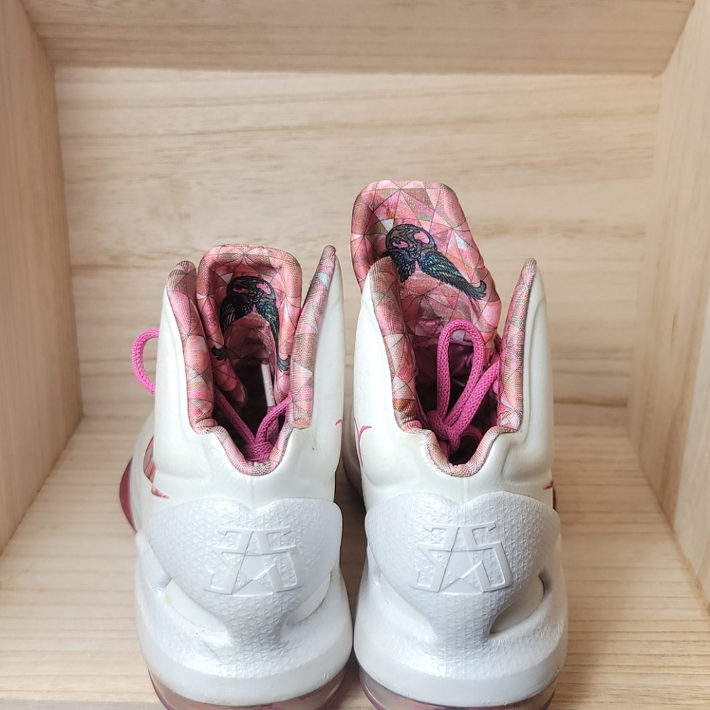 KD V Premium Aunt Pearl Edition Basketball Shoes - Picture 10 of 13